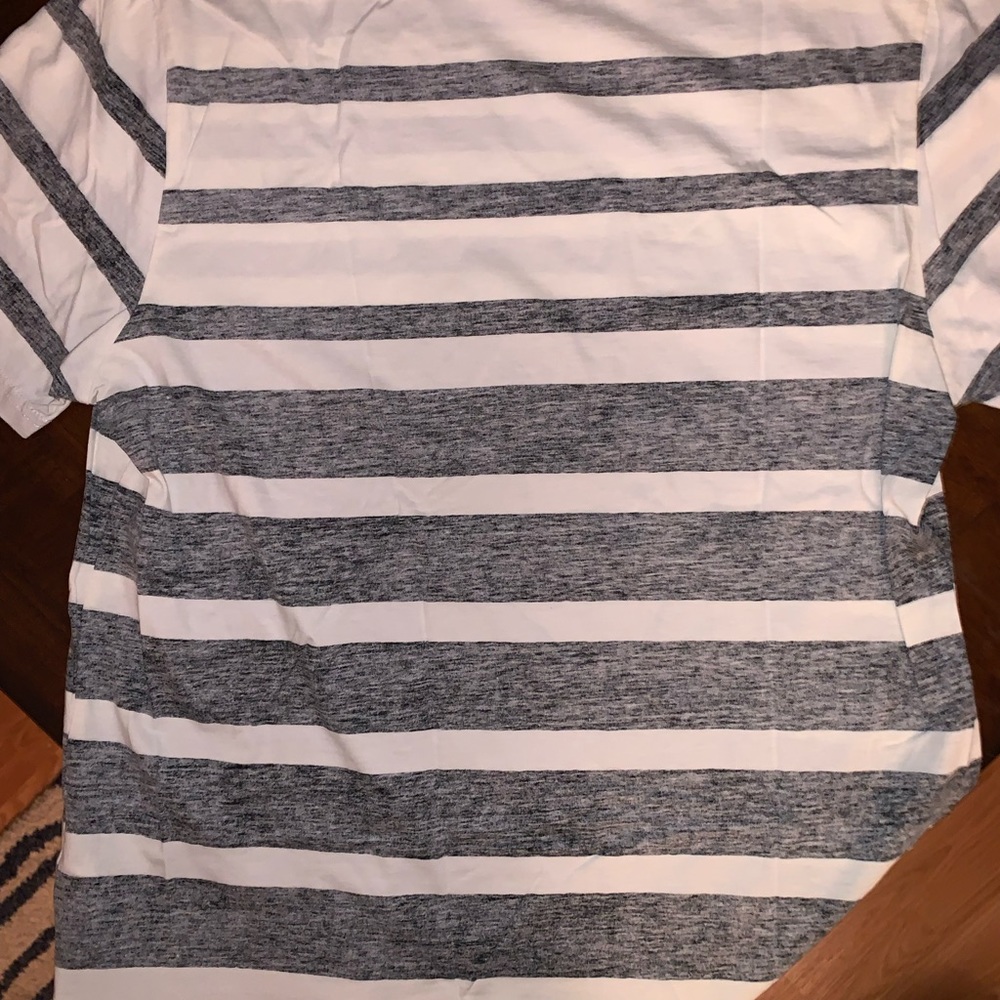 Striped Tee - Picture 4 of 5